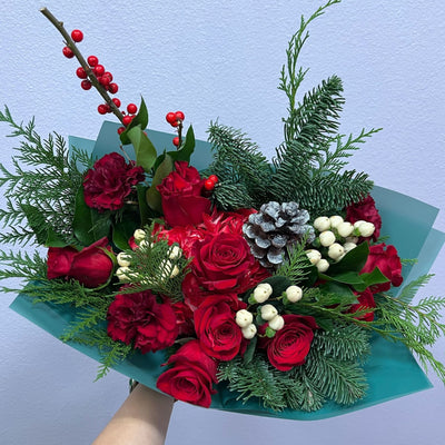 Holly Jolly Blooms - ART Flowers LA