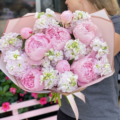 One Love - ART Flowers LA