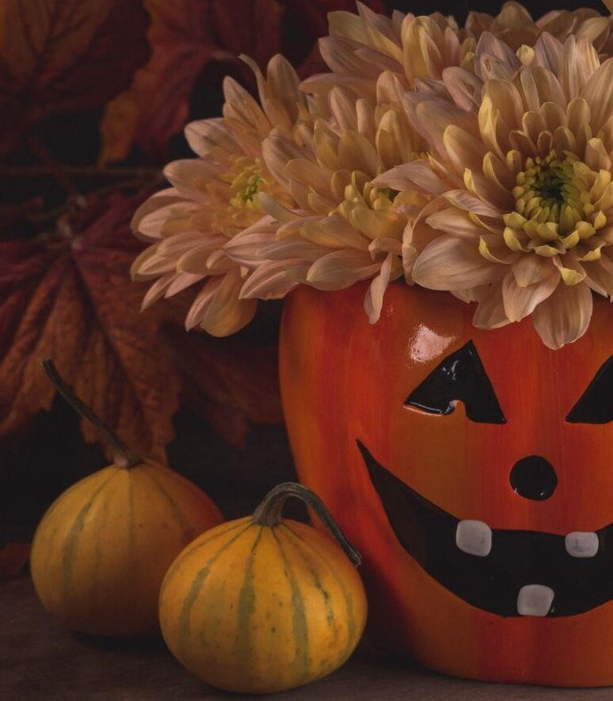 Spooktacular Ideas of Halloween Flower Arrangements to Haunt Your Home
