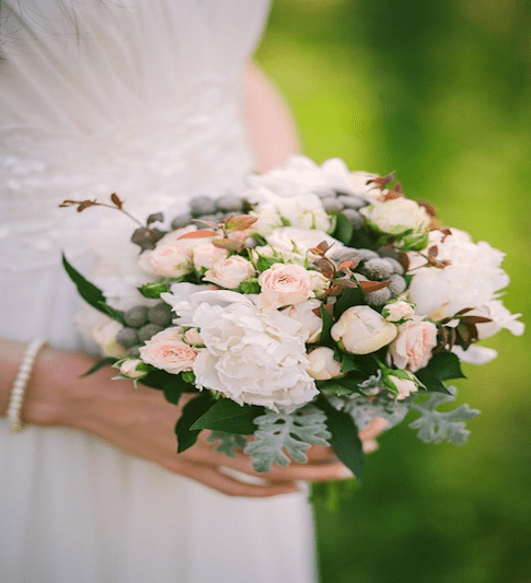 The Ultimate Guide to Choosing White Flower Bouquet for Your Wedding