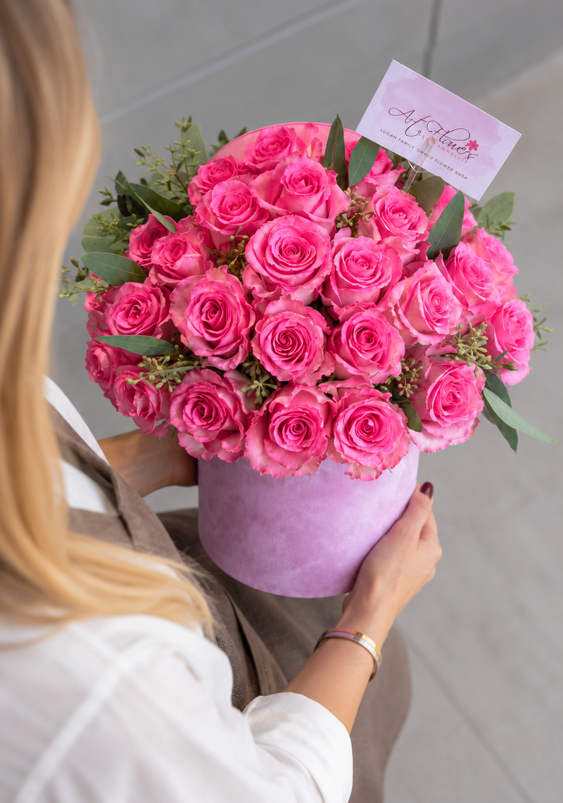 25 pink roses in a flower box - Beautiful Pink, top view