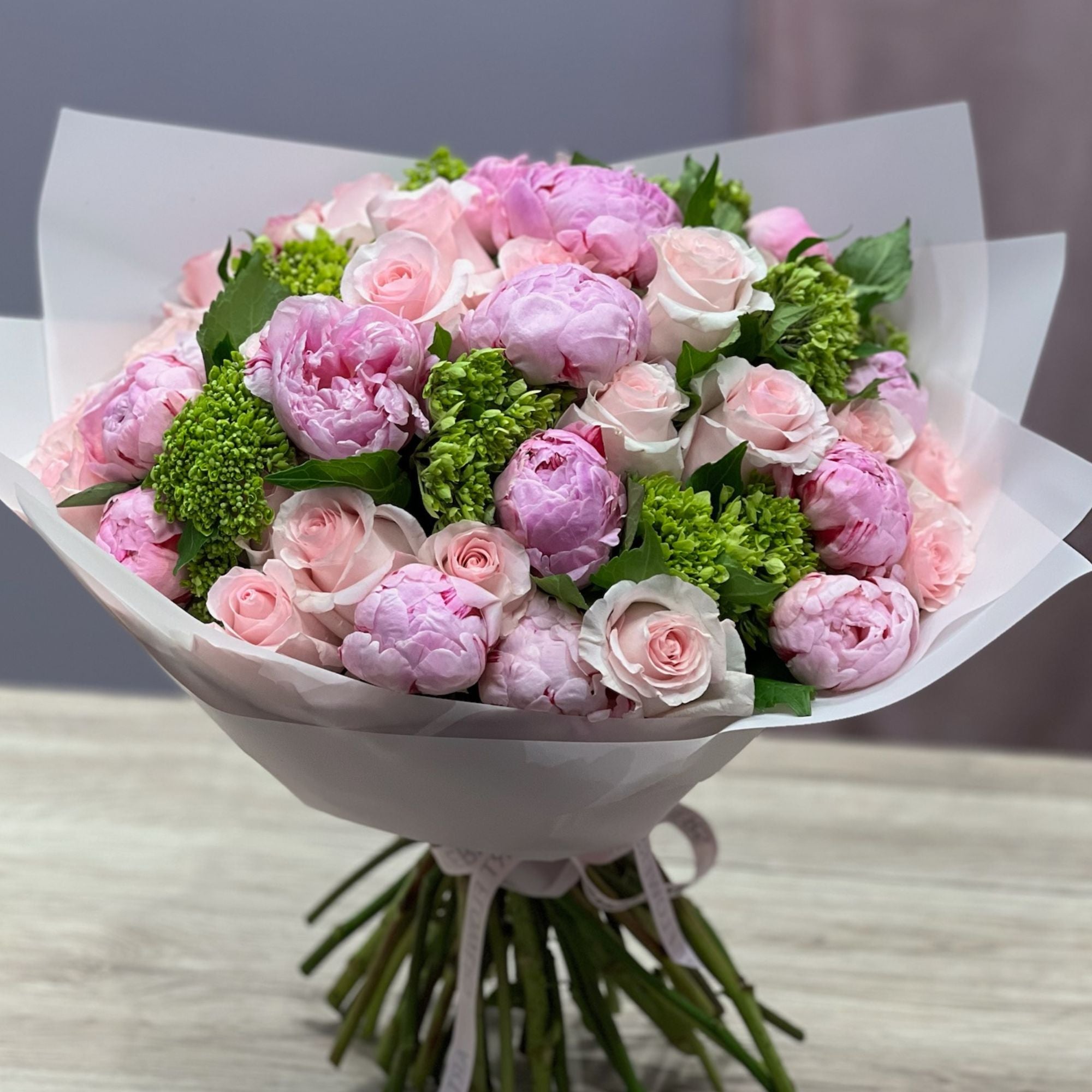 Ponies Roses Peonies, Roses and Hydrangea bouquet - Delivery in Los Angeles