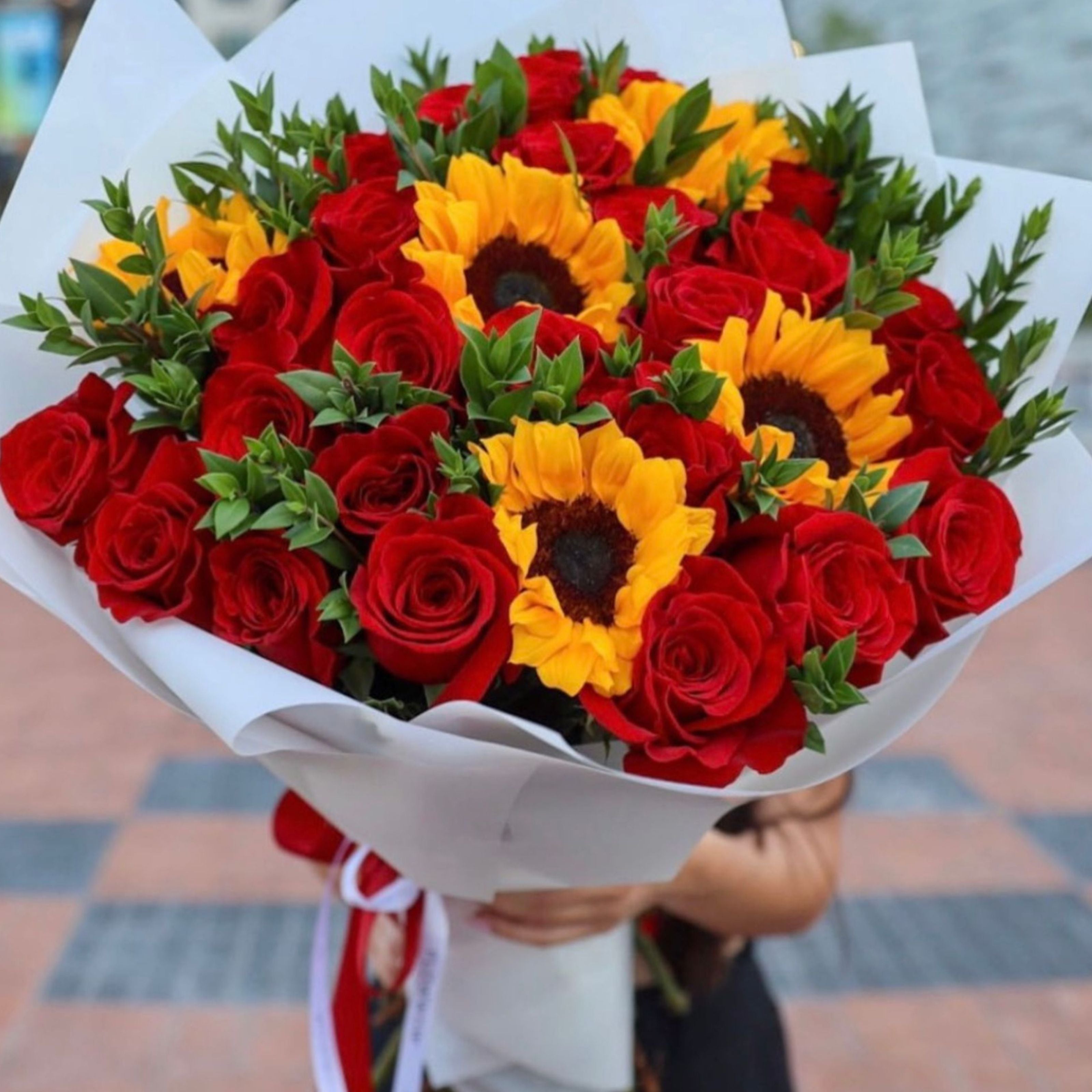 Bouquet - Red Roses and Sunflowers