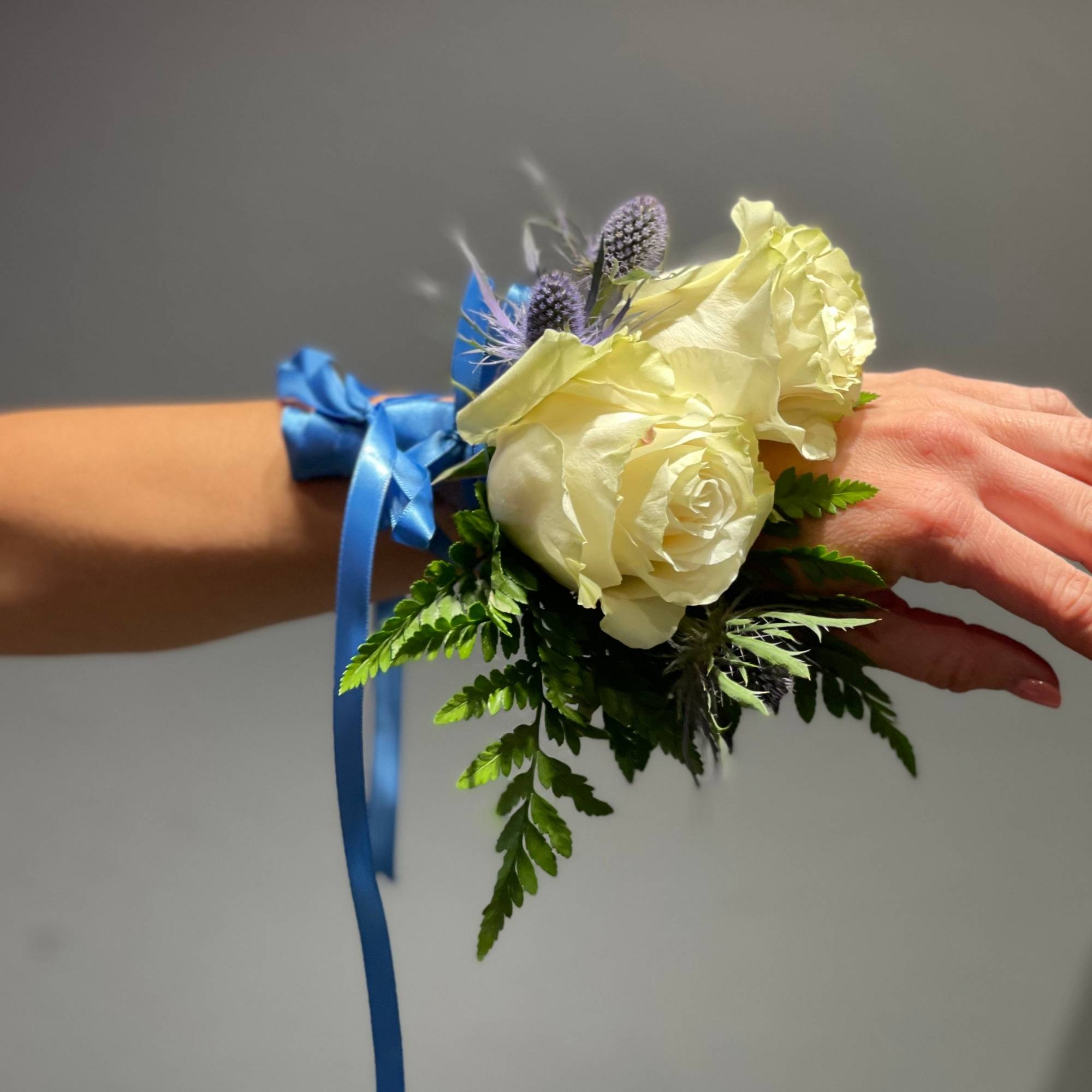 White Roses and Blue Ribbons – ART Flowers LA